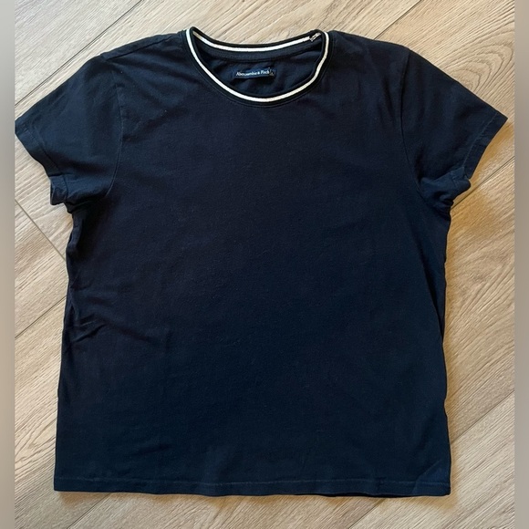 A&F Women's Black Soft T-Shirt Tee Short Sleeve Silver Stripe Around Neck Size M - Picture 4 of 7